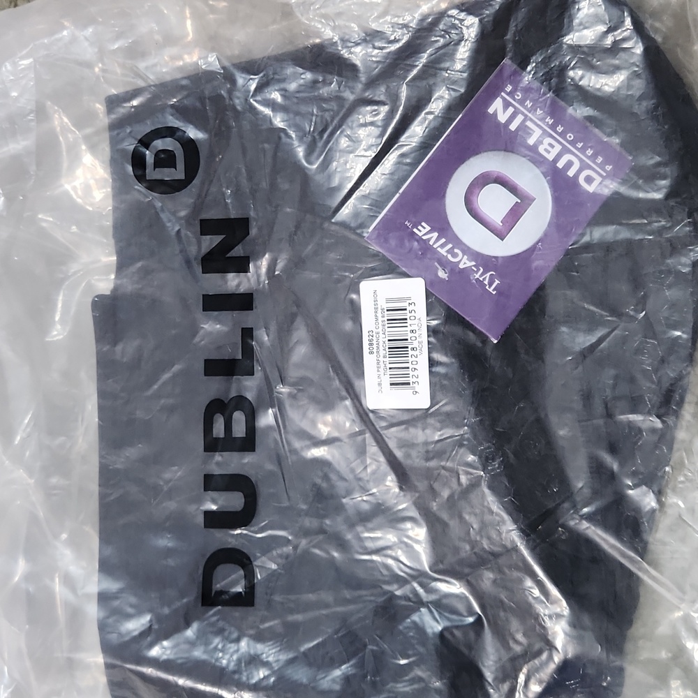 NWT silicone seat Dublin compression tights